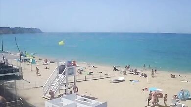 Ruští turisté na Krymu prchají před bombami