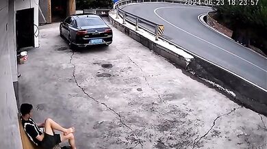 Nehoda při průjezdu zatáčkou