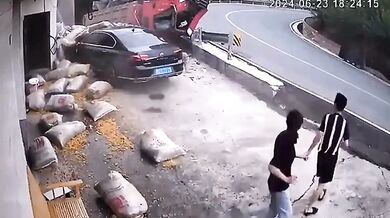 Nehoda při průjezdu zatáčkou