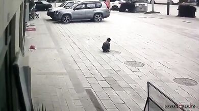 Dítě zažehlo plyn v kanalizaci