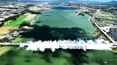 Řízená demolice mostu