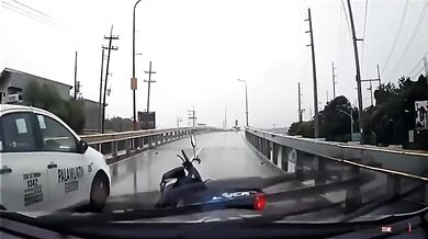 Menší kaluže vody