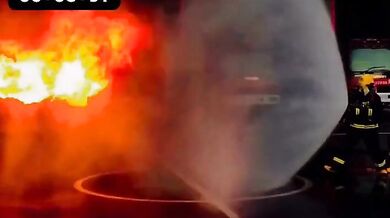 Vodní ohnivý štít: Ochrana pro hasiče