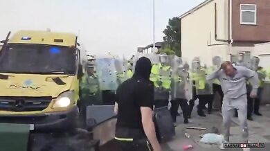 Nepokoje v Southportu: Okamžitá karma pro výtržníka