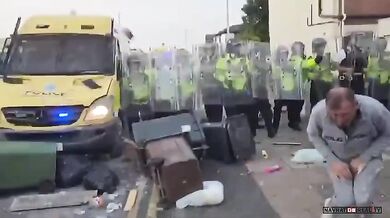 Nepokoje v Southportu: Okamžitá karma pro výtržníka