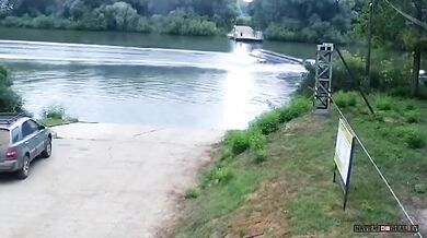 Jak nejlépe zastavit rychle plující loď...