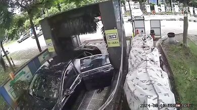 Fail během automatického mytí auta