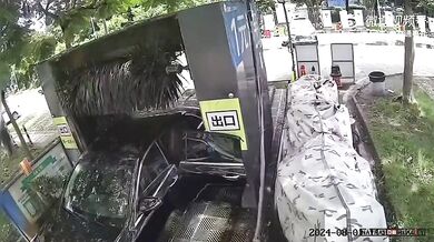 Fail během automatického mytí auta