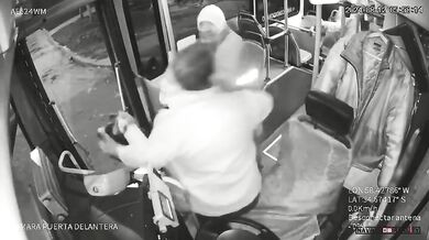 Cestující zahnala lupiče: Pokus o přepadení autobusu v Argentině skončil fiaskem