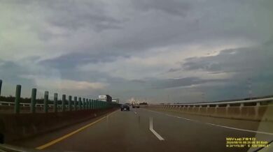 Ztracené kolo kamionu