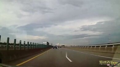 Ztracené kolo kamionu