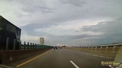 Ztracené kolo kamionu