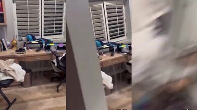 Obrovské množství vody se prohnalo obývákem rodinného domu