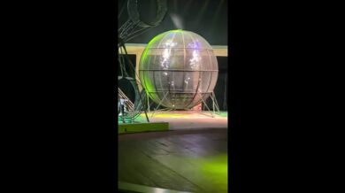 Dramatický střet motocyklů na cirkusovém představení