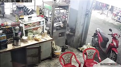 Žena si zachytila ruku do stroja na výrobu džúsu