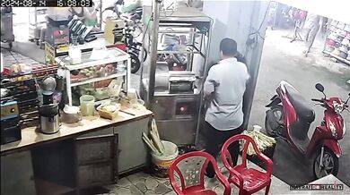 Žena si zachytila ruku do stroja na výrobu džúsu