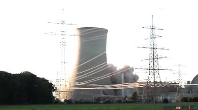 Demolice nejstarší jaderné elektrárny v Německu: Grafenrheinfeld se loučí se svými ikonickými věžemi