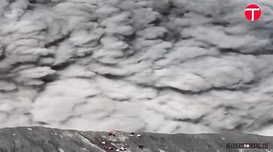 Dramatický únik horolezců: Běželi o život, když na vrcholu hory začala erupce