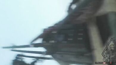 Ruské bojové vozidlo BTR-82a pod útokem dronu