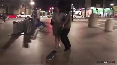 Skejťák vs. chodkyně