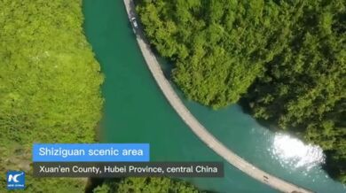 Jízda po vodní hladině: Shiziguan Floating Bridge v Číně