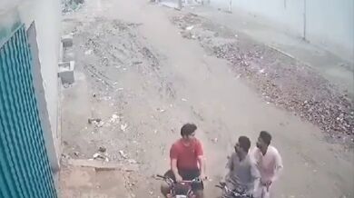 Okamžitá pouliční spravedlnost pro zloděje motocyklů