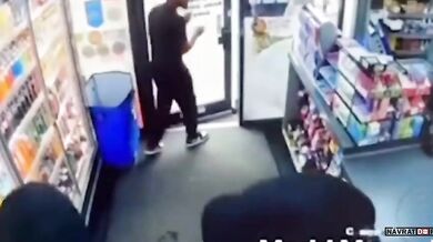 Útočník se zapálil při pokusu o žhářství