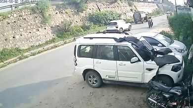 Kamión rozdrtil traktor