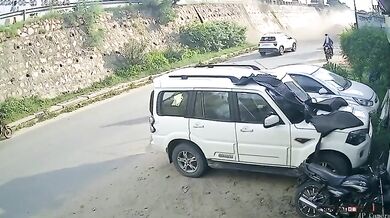 Kamión rozdrtil traktor