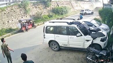 Kamión rozdrtil traktor