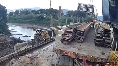 Pracovní nehoda způsobila dělníkovi rozdrcení nohou