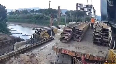 Pracovní nehoda způsobila dělníkovi rozdrcení nohou