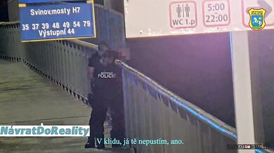 Strážníci zachránili mladou ženu před skokem ze Svinovských mostů