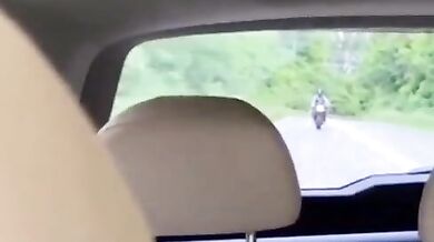 Nevydařené wheelie na mašině