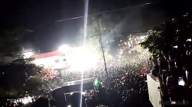 Kolaps přístřešku při náboženské události v Biháru