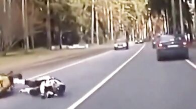 Ztracené kolo sejmulo motorkáře
