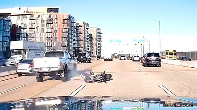 Motorkář se při předjíždění nezvládl vyhnout SUVčku