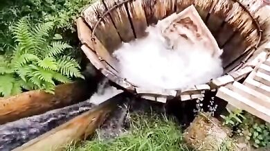 Tradiční rumunské pračky využívající proudění řek