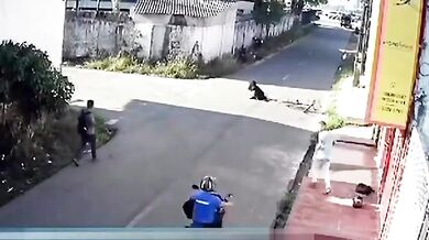 Srážka motorkáře s cyklistkou