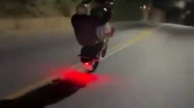 Téměř domyšlené wheelie