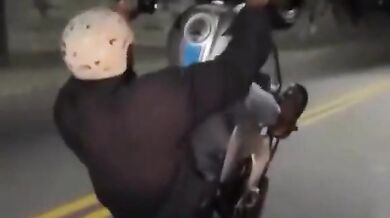 Téměř domyšlené wheelie