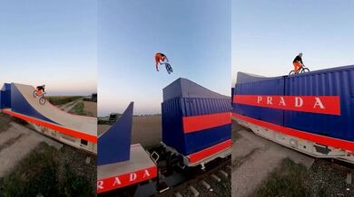 Dawid Godziek na jedoucím vlaku