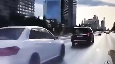 Incident na silnici skončil nehodou