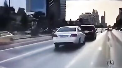 Incident na silnici skončil nehodou