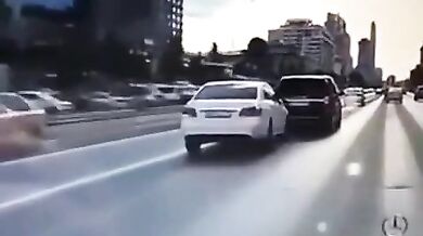 Incident na silnici skončil nehodou