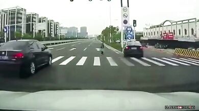 Babička jen o fous unikla šílené nehodě!