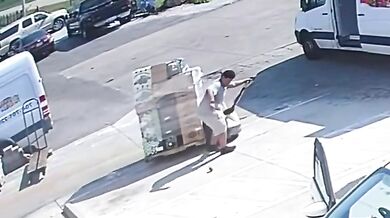 Pomoc se mu vymstila...