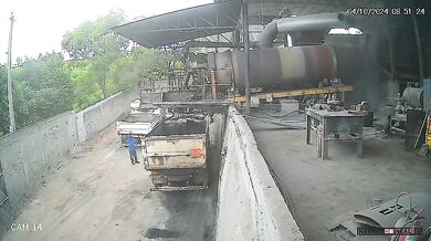 Pracovníka málem přejel náklaďák