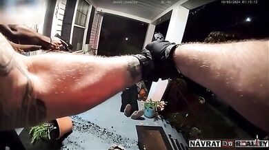 Útok nožem vedl k vážnému zranění důstojníka