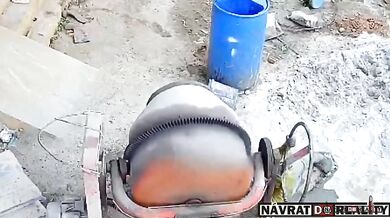 Žena se při míchání malty usmrtila elektrickým proudem